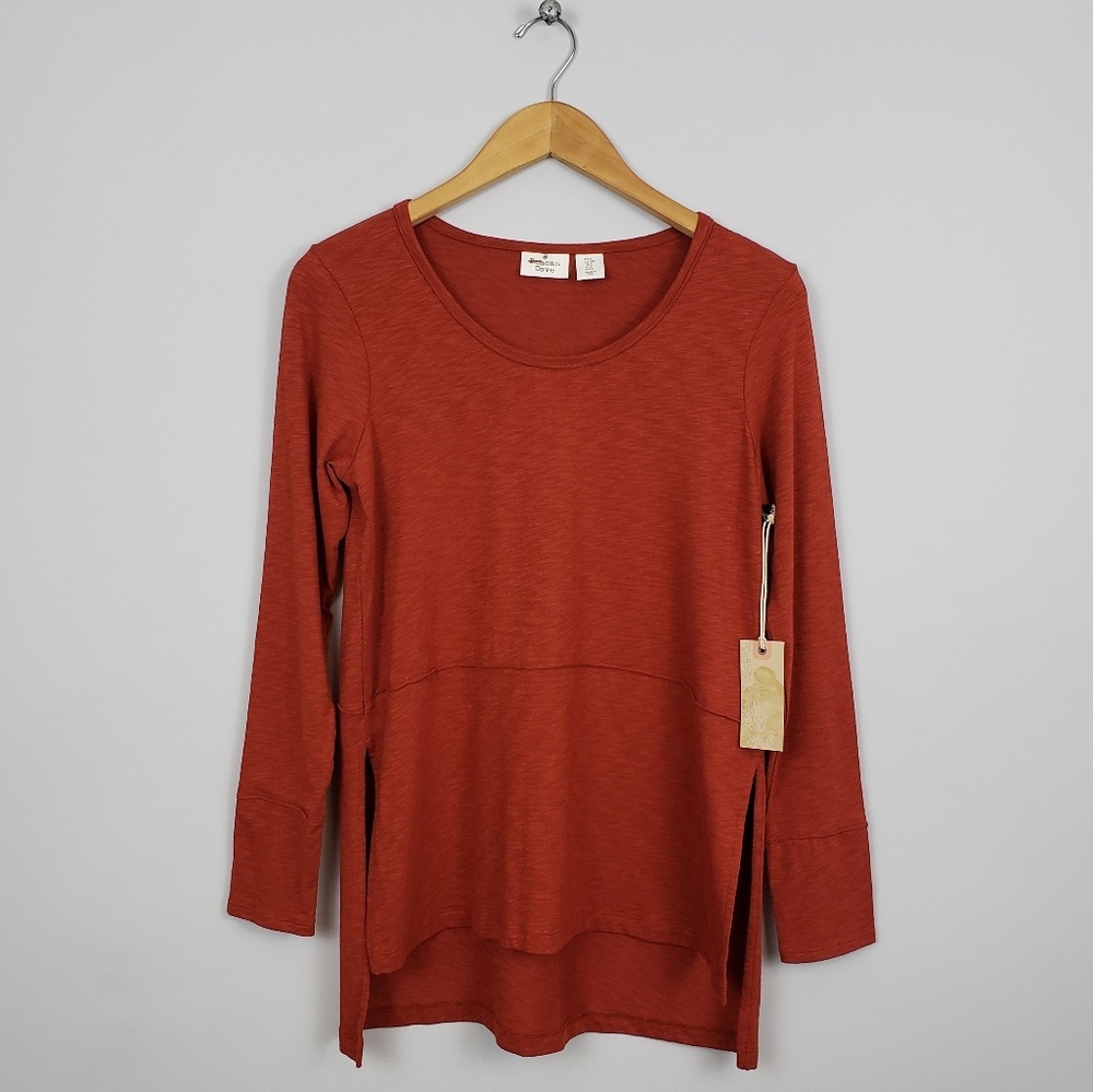 🆕️ Beacan Cove Burnt Orange High-low Top